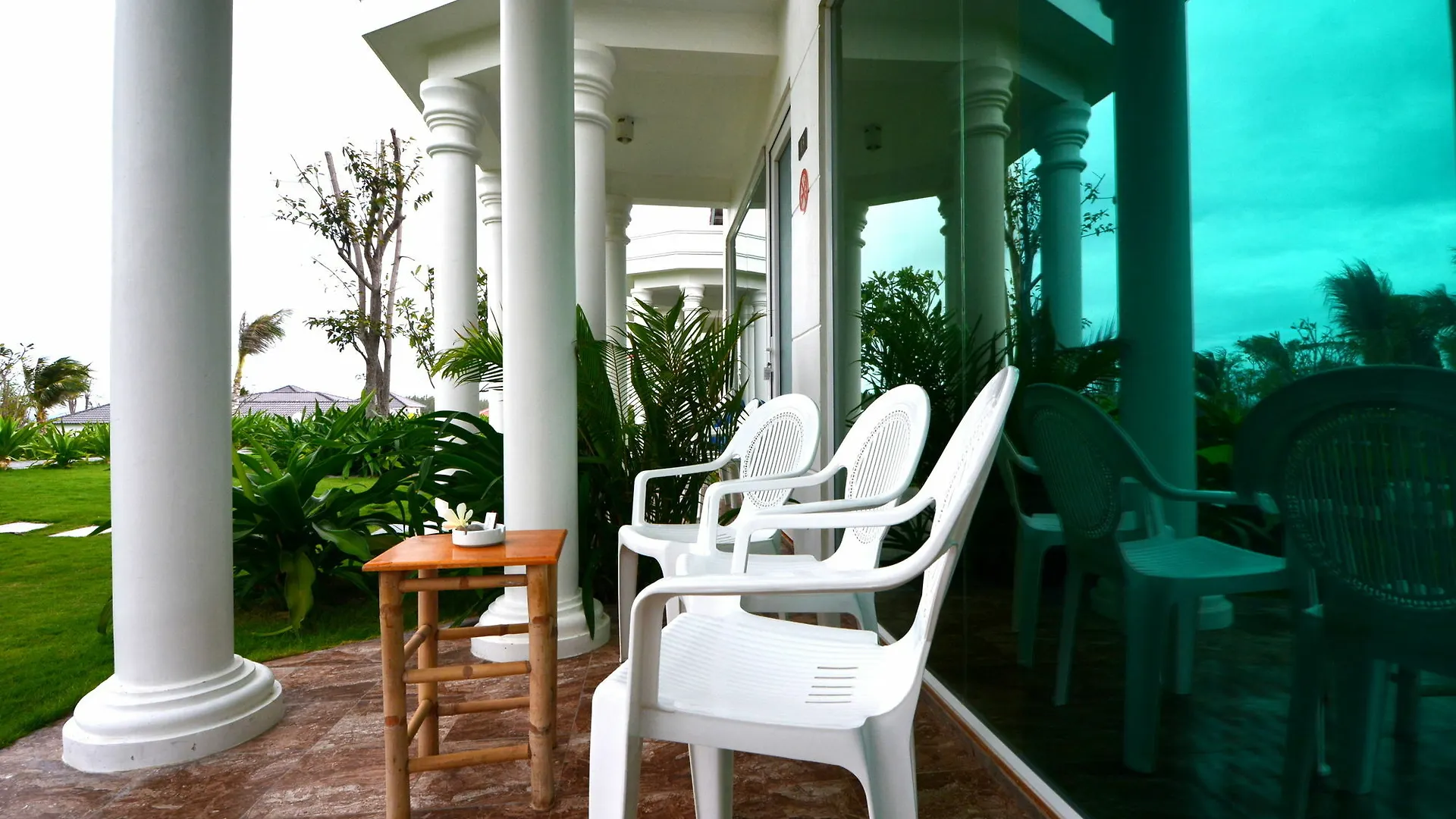 ****  Dessole Beach Resort Nha Trang Mieu Ong Vietnam