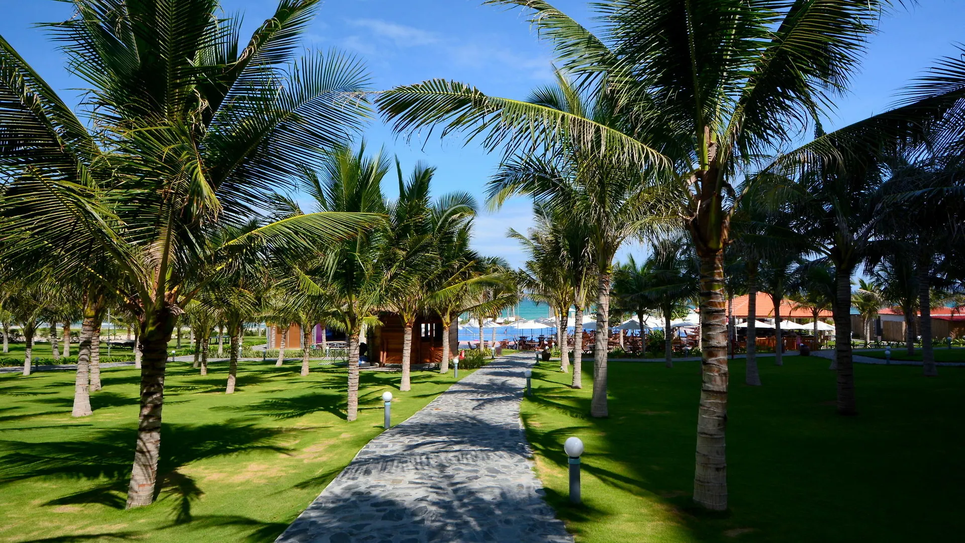 ****  Dessole Beach Resort Nha Trang Mieu Ong Vietnam